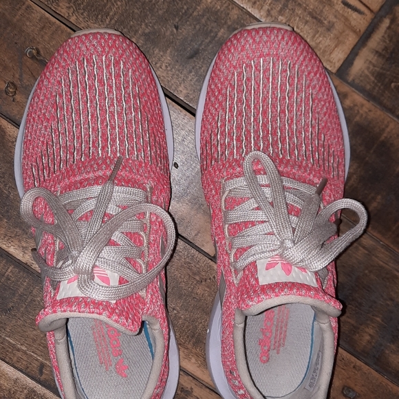 Adidas running shoes - Picture 3 of 4